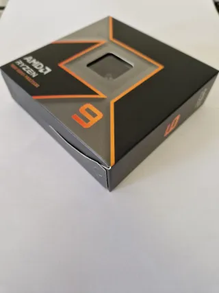 Caixa vazia AMD Ryzen 9 9900X