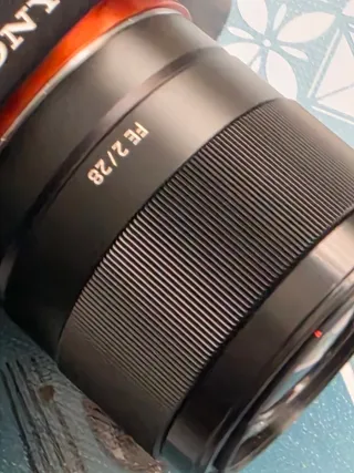 Sony FE 28mm f/2 Muy Luminoso (SEL28F20)