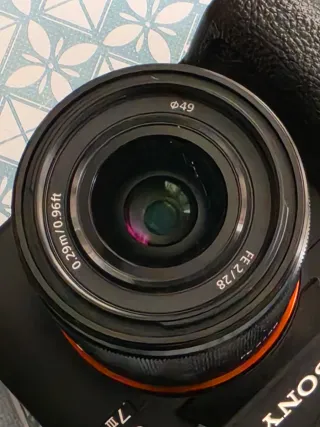 Sony FE 28mm f/2 Muy Luminoso (SEL28F20)