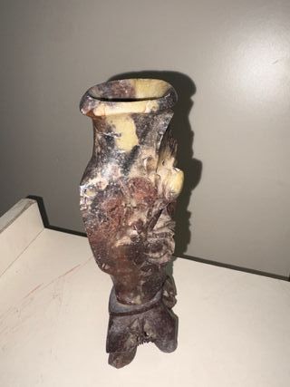 Vaso antico in pietra scolpita