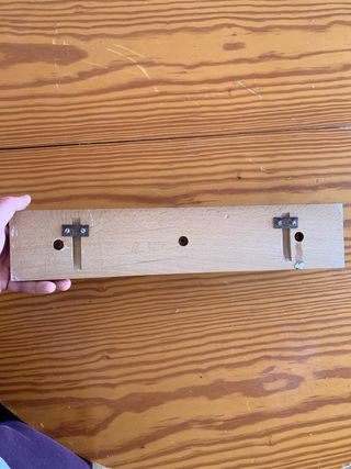 Perchero de madera con 3 ganchos