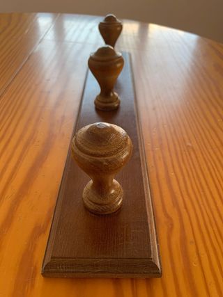 Perchero de madera con 3 ganchos