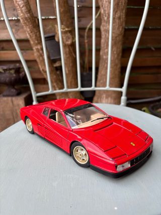Maqueta Ferrari Testarossa 1984 1:18