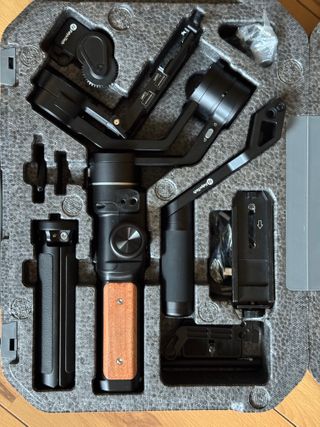 Gimbal FeiyuTech AK2000S 3 Eixos Gimbal em segunda mão durante 100