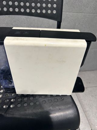 Cafetera Nespresso Blanca y Negra