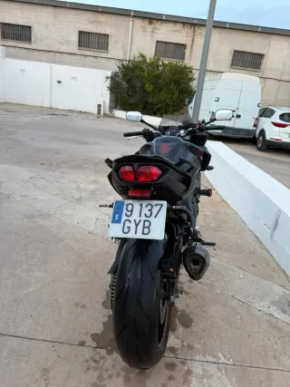 Yamaha FZ8 Negra