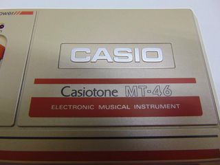 TECLADO VINTAGE CON CAJA  (AÑOS 80) (128274)