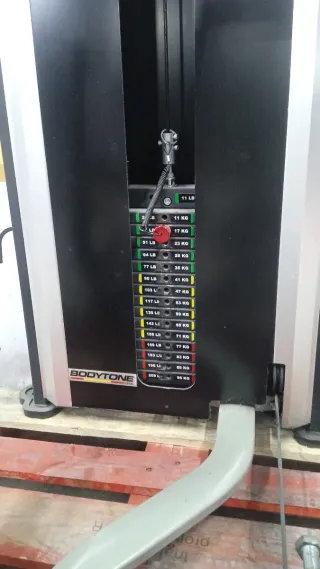 Máquina de Press de Pecho Bodytone