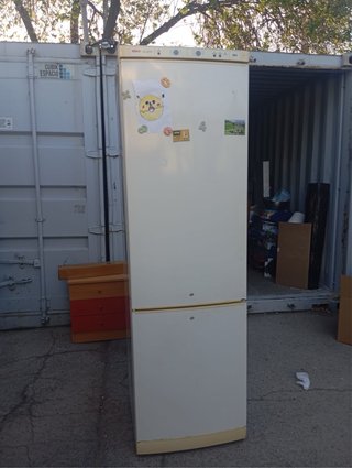 Nevera blanca con congelador