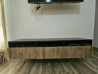 Mueble TV elevado madera negro y marrón