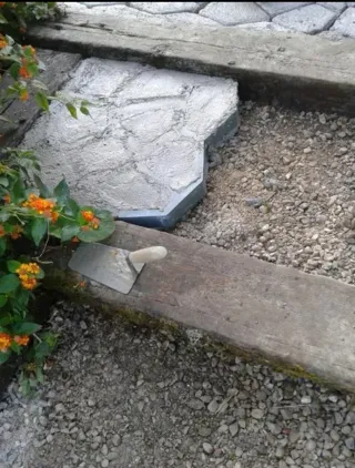 Molde para caminos de jardin