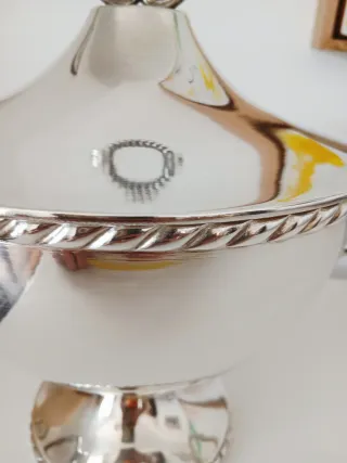 ​Elegante Sopera / Ponchera Vintage Plateada