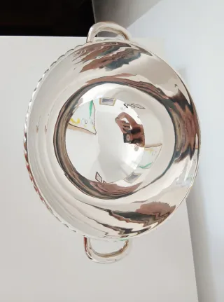 ​Elegante Sopera / Ponchera Vintage Plateada
