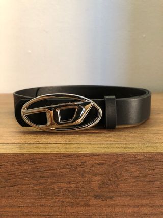 Cintura Diesel nera con logo D argento