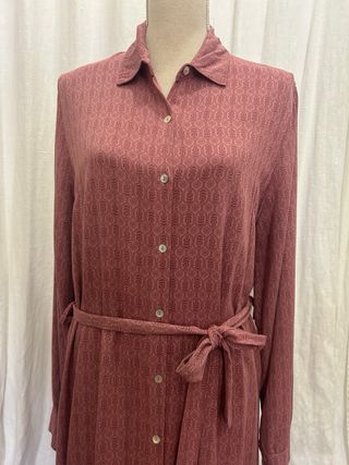 Vestido camisero rosa estampado