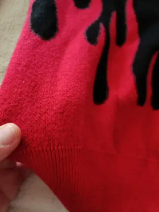 Jersey Negro y Rojo Loyalty Llamas