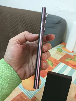 Samsung S22 Ultra Morado purpura Impecable.