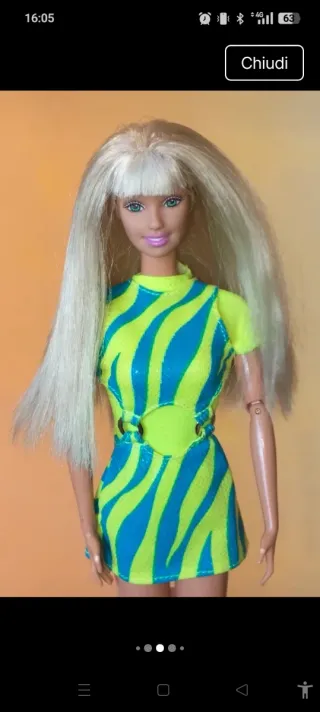 Barbie con vestito a righe