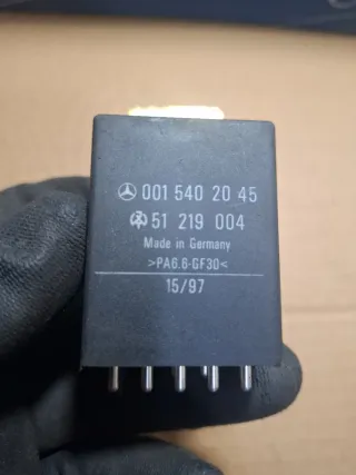 Relè original Mercedes vito w638 0015402045