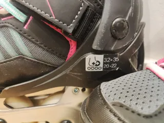 Conjunto patinaje: patines, protecciones y bolsa