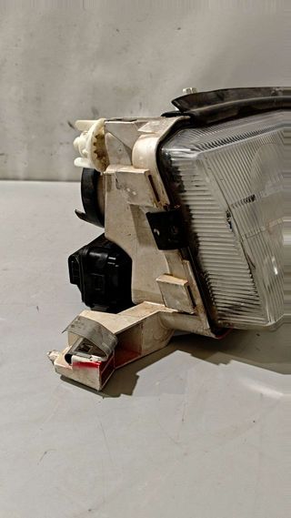 FARO DERECHO Skoda Octavia Berlina (1U2)(1999->)