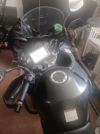 Suzuki V-Strom 650 Negra
