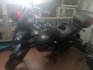 Suzuki V-Strom 650 Negra