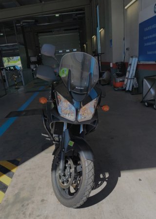 Suzuki V-Strom 650 Negra