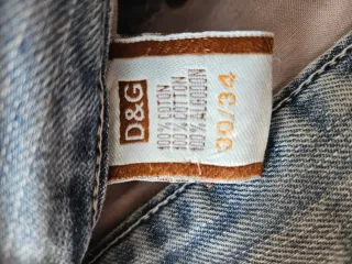 Jeans DeG strappati corti