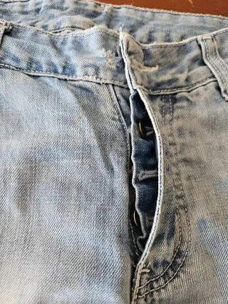 Jeans DeG strappati corti