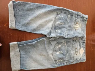 Jeans DeG strappati corti