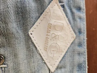 Jeans DeG strappati corti