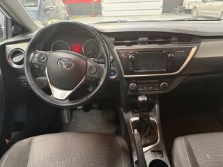 Toyota Auris 2015