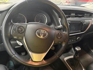Toyota Auris 2015