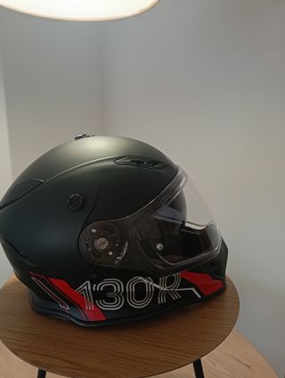 Casco de moto negro 130R