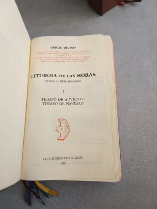 LITURGIA DE LAS HORAS SEGÚN EL RITO ROMANO