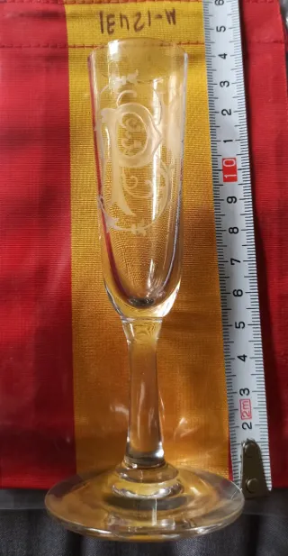 Antica coppa da champagne con monogramma 'P'