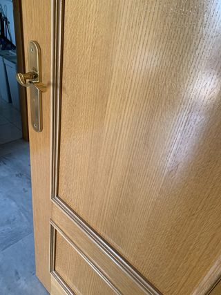 Puerta de madera interior