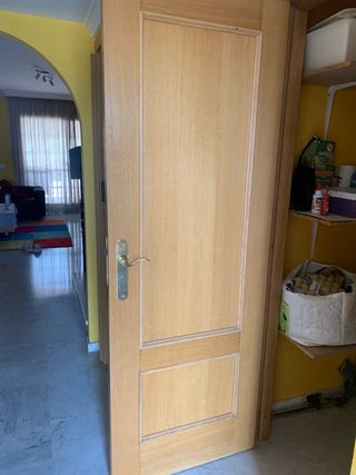 Puerta de madera interior