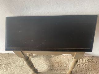 Recibidor de madera beige y negro