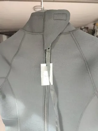 Neopreno corto talla L