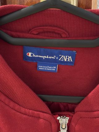 Chaqueta Champion x Zara Roja Talla S