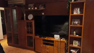 Mueble de comedor madera y cristal