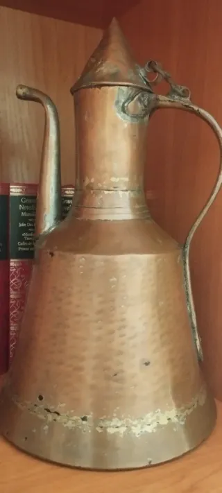 Aceitera de cobre antigua