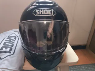 Casco de moto Shoei negro