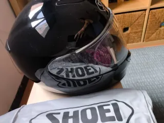 Casco de moto Shoei negro