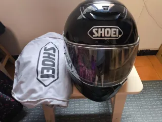 Casco de moto Shoei negro