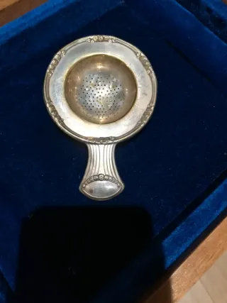 Colador de té antiguo