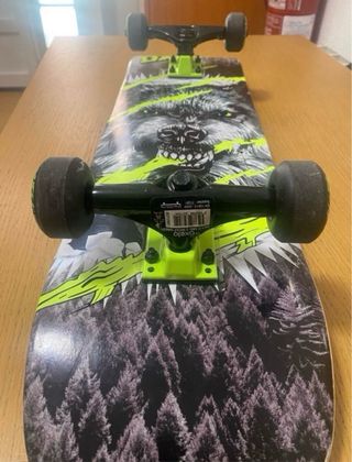 Skate Tabla Negra  Diseño neon q brilla a la noche