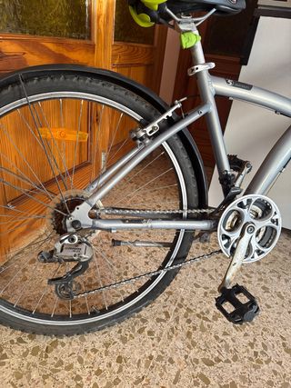 Bicicleta paseo con cesta BTWIN